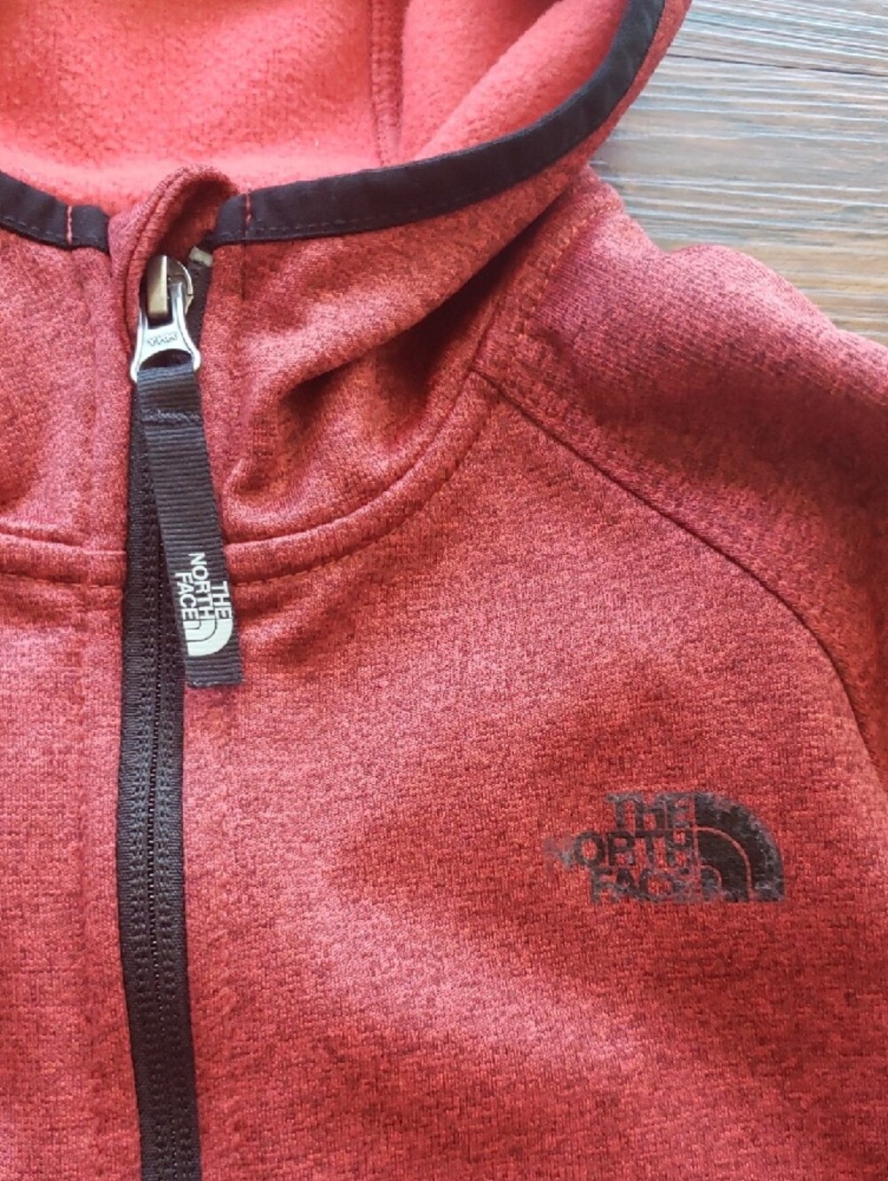 The North Face Boys Red Full-Zip Hooded Jacket Size Medium Outdoor Casual - Picture 2 of 4